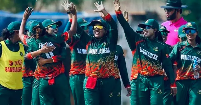 জাতীয় দলের নারী ক্রিকেটাররা